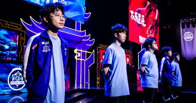 LPL海报大比拼：LNG集合打CALL RNG斗转星移