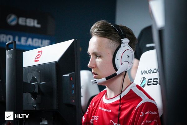 MLXG亲述和RNG之间的劳务纠纷，合同队实锤？